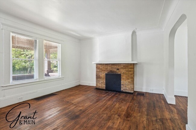 Building Photo - 326 Eason Ave