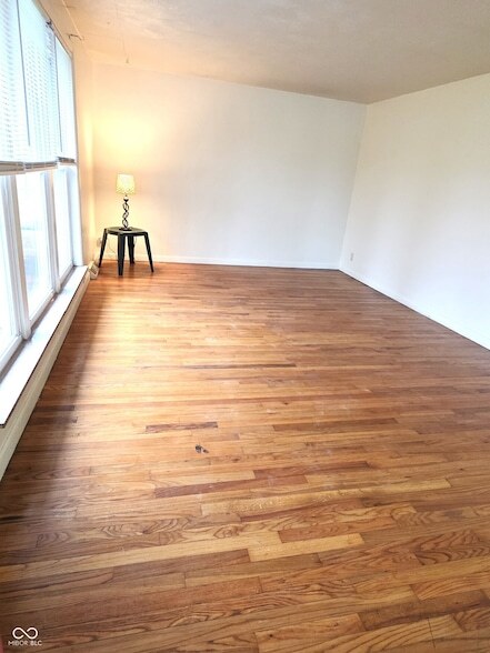 Foto del edificio - 10701 Broadway St