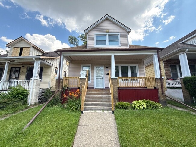 Building Photo - This beautifully updated 3-bedroom, 1-bath single-family home is ready for move-in!