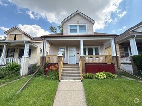 Building Photo - 9142 Isham Ave