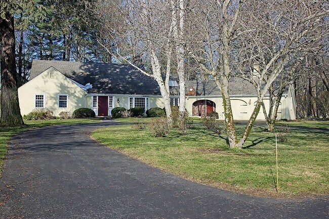 Foto del edificio - 74 Prynne Ridge Rd