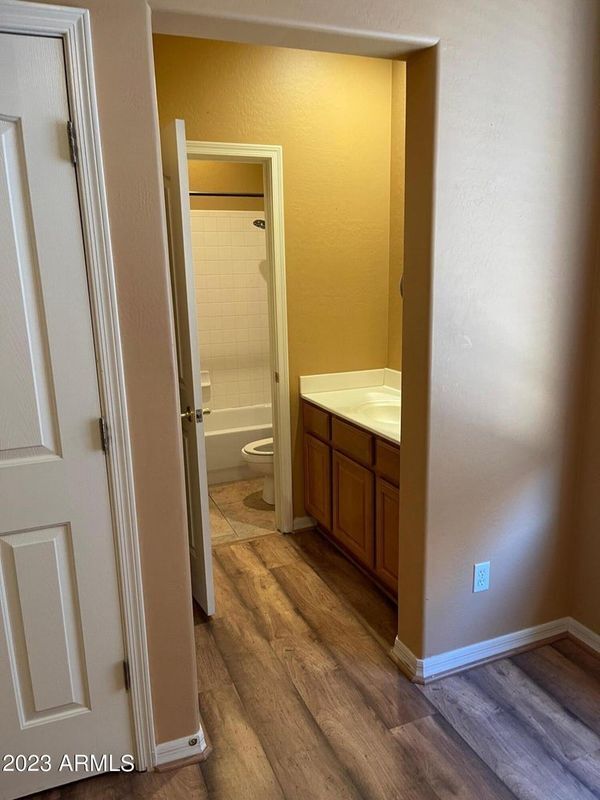 Foto del edificio - 2421 W Marlin Dr