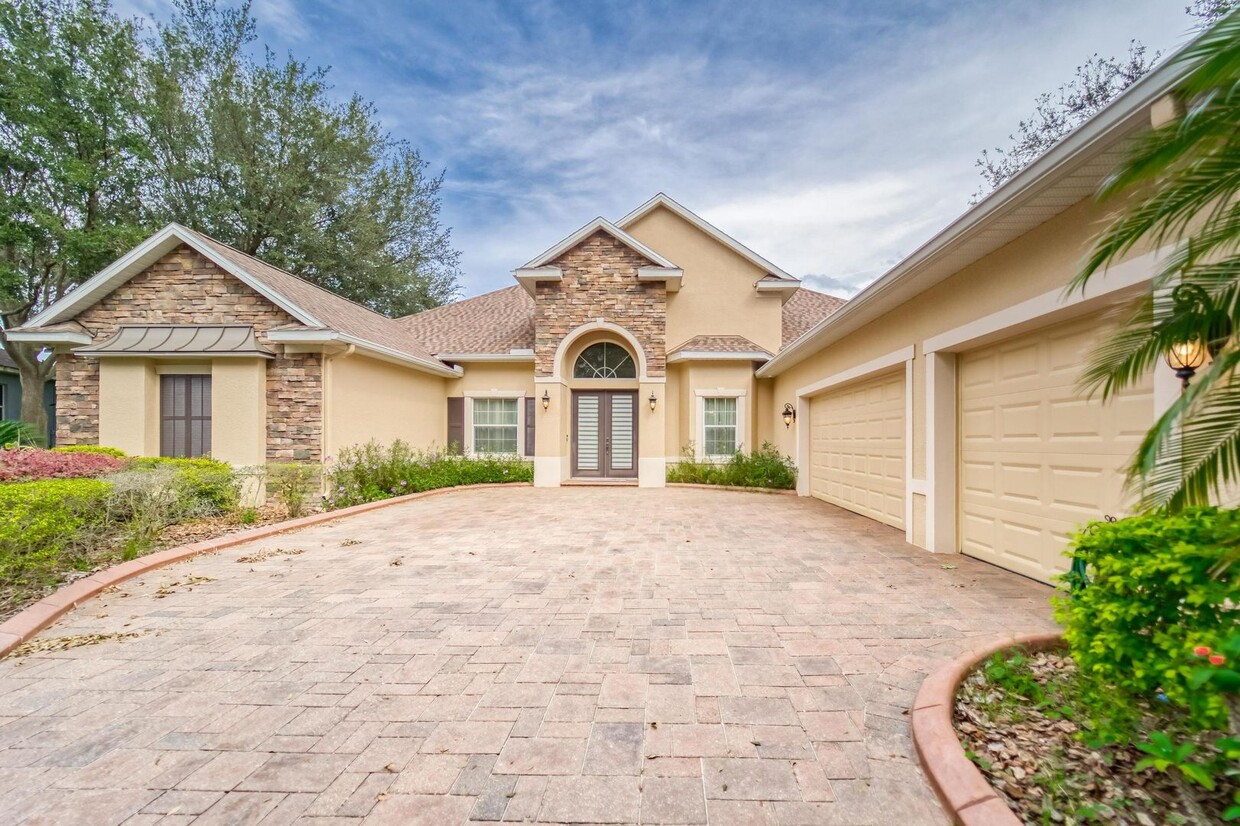 Primary Photo - Stunning Executive Home in Gated Community