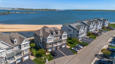 Building Photo - 32 Raritan Reach Rd