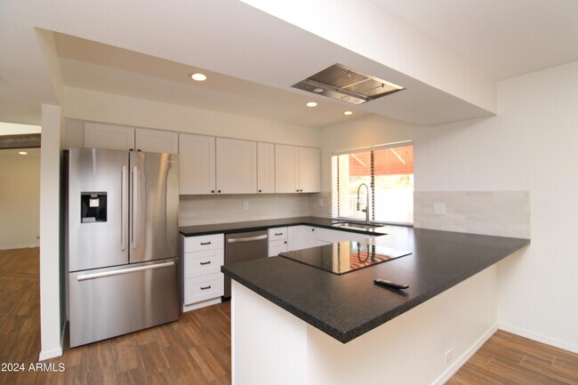 Foto del edificio - 7702 N Dreamy Draw Dr