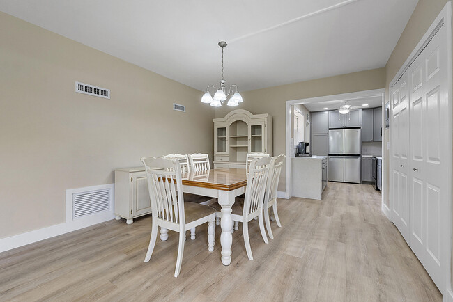 Building Photo - 1501 S Ocean Blvd