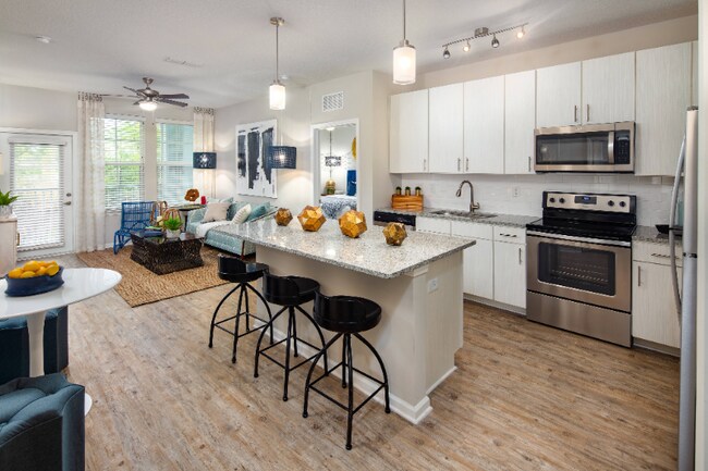 Building Photo - 2302 Tapestry Park Dr