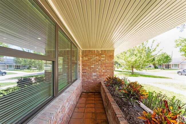 Foto del edificio - 10825 Willowisp Dr