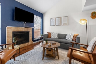 Building Photo - 800 S 1st St