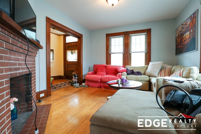 Building Photo - 78 Surrey St