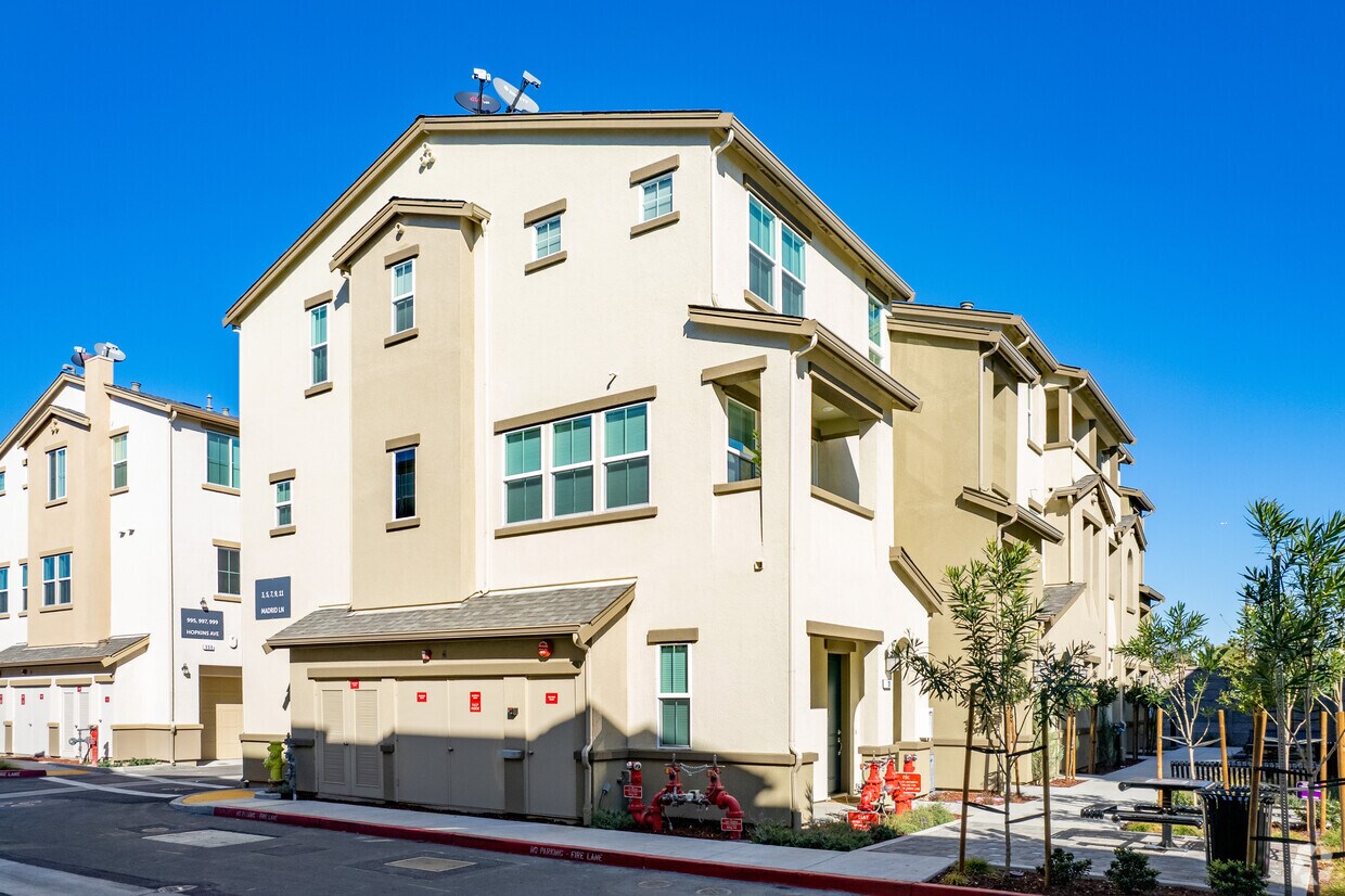 Building Photo - 601 El Camino Real