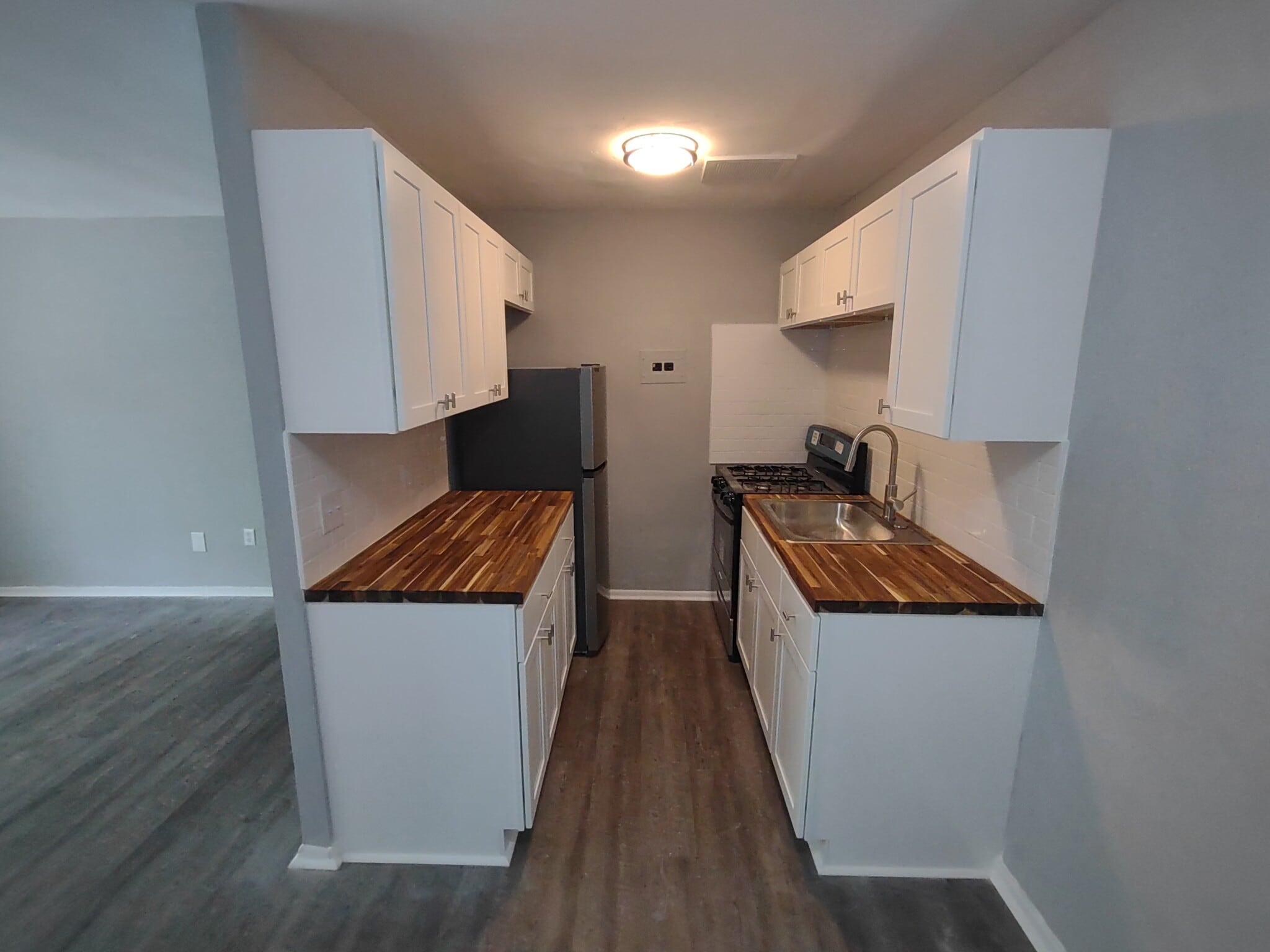 Creekside Apartments – photo 4