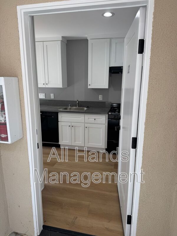 Building Photo - 2828 E Mariquita St