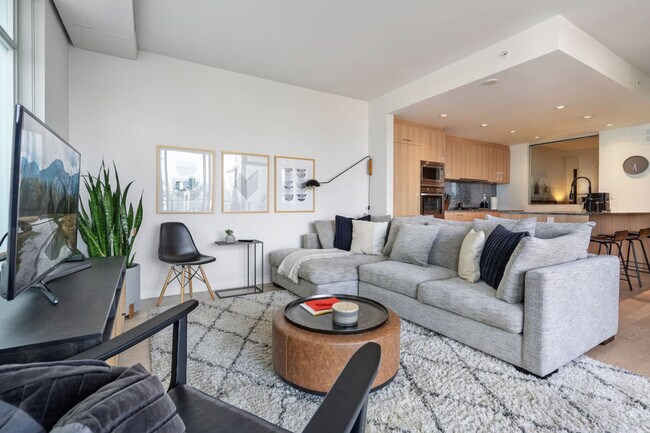 Photo du bâtiment - 728 W 8th Ave