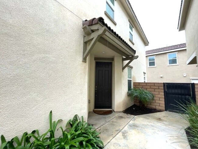 Foto del edificio - New 3.bedroom 2.5 bathroom House. Walking ...