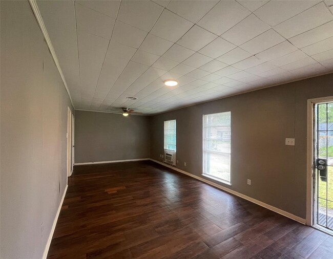 Foto del edificio - 5314 Dewberry St