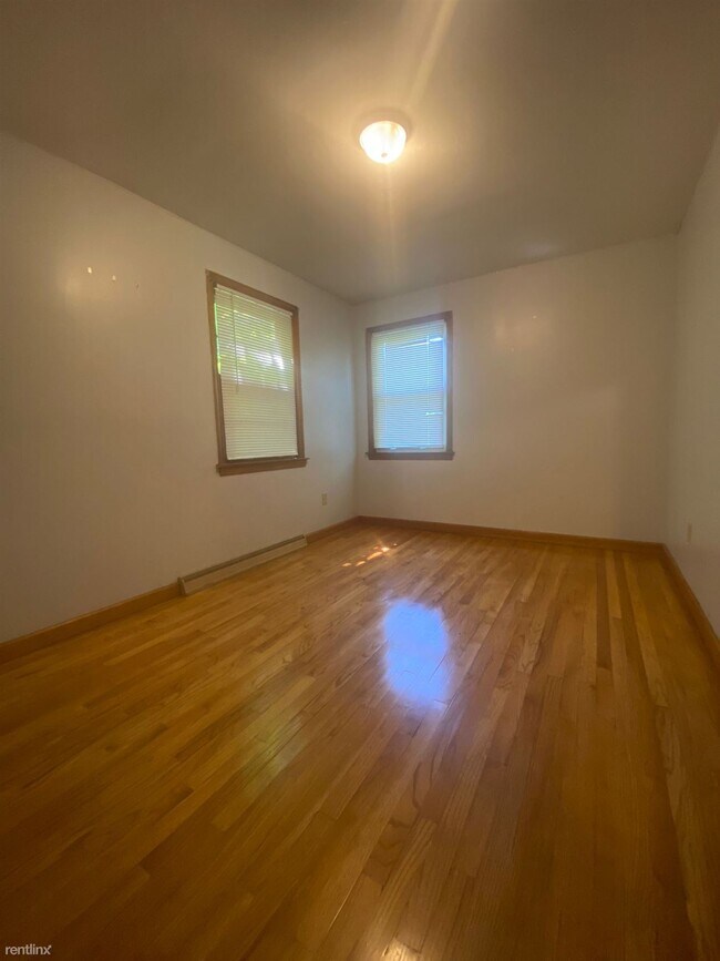 Building Photo - 4 br, 1 bath House - 21 Patterson Rd