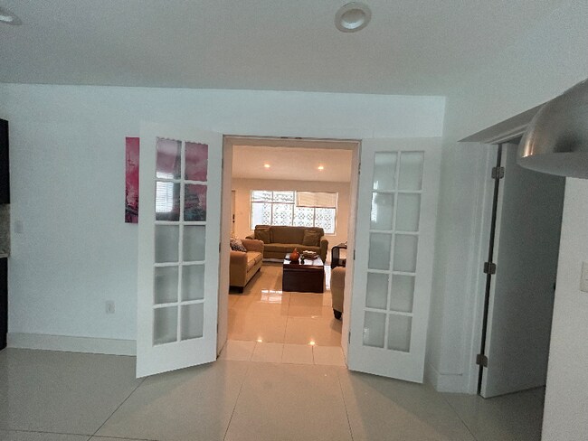 Foto del edificio - 88 NE 154th St