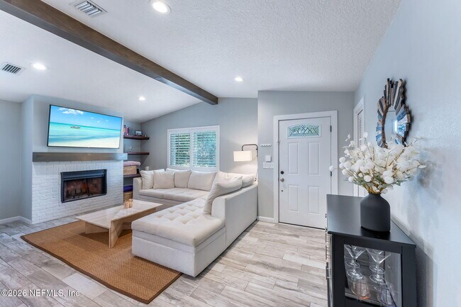 Building Photo - 1170 19th St N