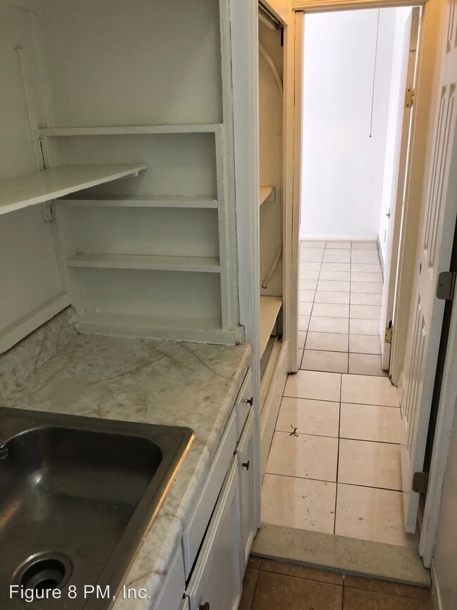 Foto del edificio - 4717 Valley Blvd