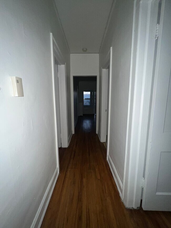 Foto del edificio - 8046 S Langley Ave