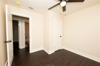 Building Photo - 535 Husk Ln