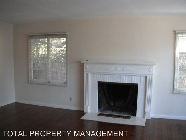 Building Photo - 4 br, 2.5 bath House - 1125  WINDSOR WAY