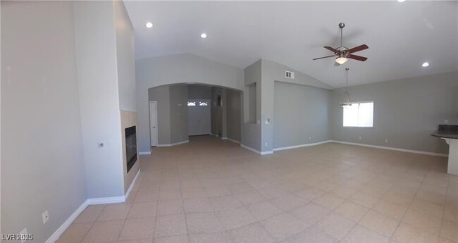 Building Photo - 525 Sun Mountain Ave