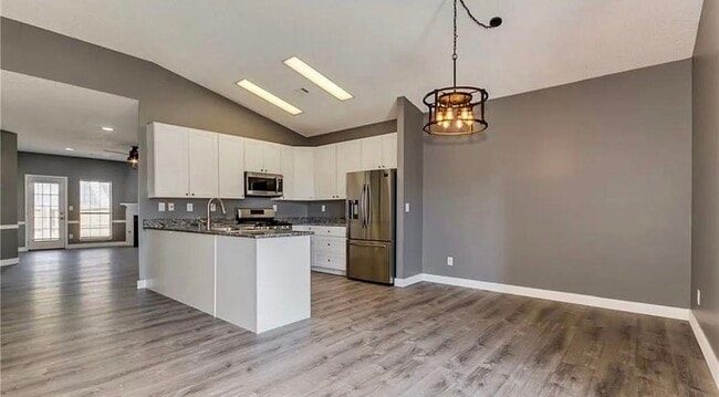 Building Photo - 13 Thornbury