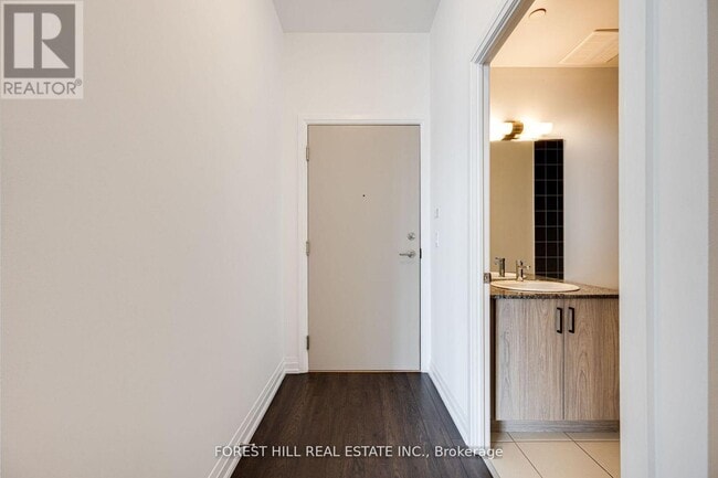 Building Photo - 20-820 Meadowglen Pl