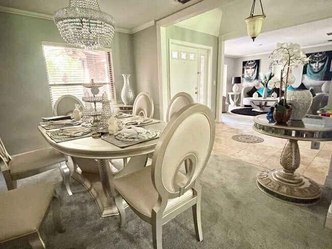 Foto del edificio - 1102 Sugartree Dr S