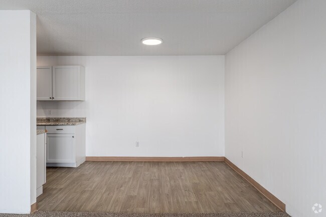 2BR, 1.5BA - 960SF - Dining Room - Autumn Place
