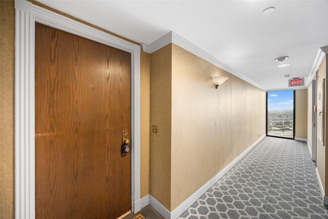 Building Photo - 14 Greenway Plz