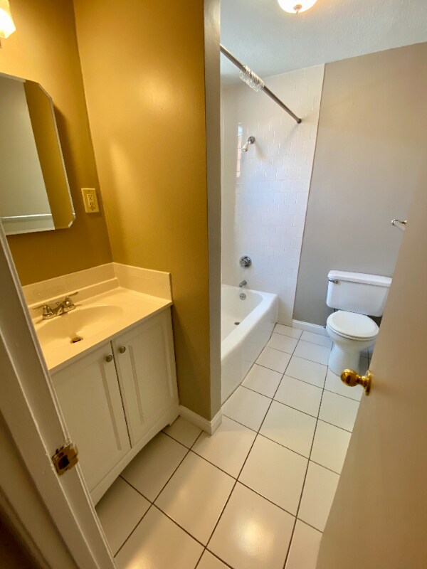 Building Photo - 1862 Beacon St