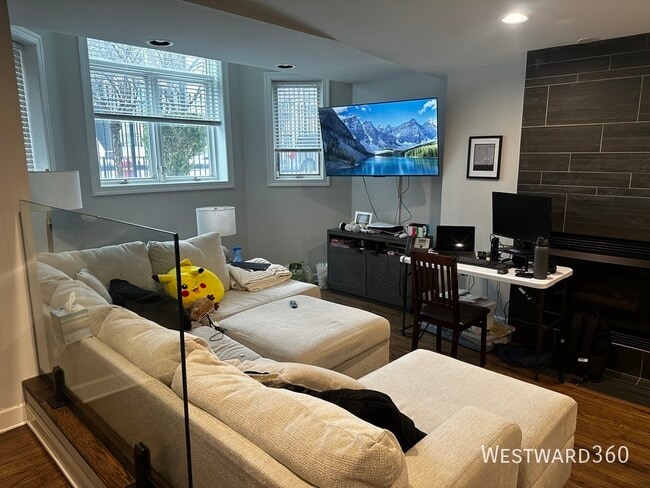 Photo - 2629 N Ashland Ave Apartment