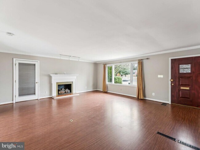 Foto del edificio - 3503 Maple Ct