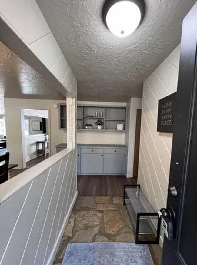 Foto del edificio - Quiet 3 Bedroom 2 Bathroom House