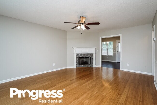 Building Photo - 742 Williamsburg Dr