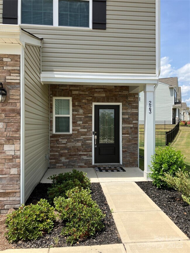 Building Photo - 223 Haddonsfield Dr