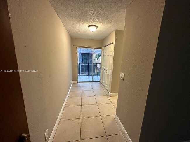 Foto del edificio - 4513 Treehouse Ln
