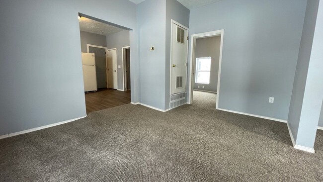 Building Photo - Charming 2-bedroom, 1 bathroom home