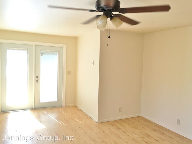 Building Photo - 2 br, 1 bath Apartment - 760 N. Bertelsen Rd
