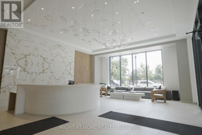 Photo du bâtiment - 2075 Lakeshore Rd.