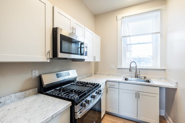 Cocina - 2141 Freeman Ave