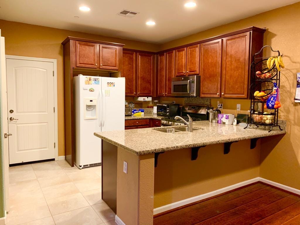 Building Photo - 3121 Village Park Dr