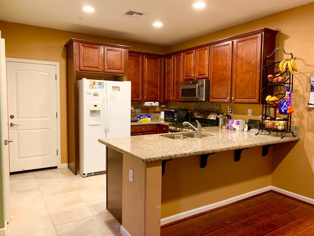 Foto del edificio - 3121 Village Park Dr