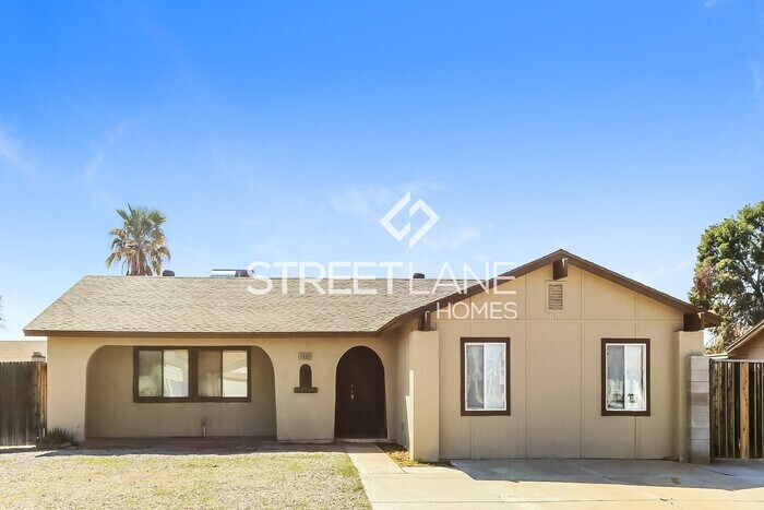 Primary Photo - REDUCED-3 bedroom POOL home in Peoria!
