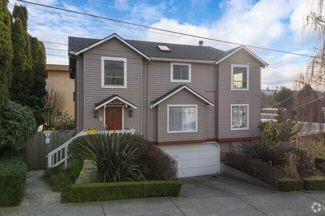 Exterior - 222 Dayton St