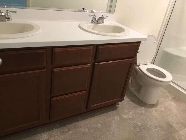 Building Photo - 115 Peerless St