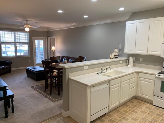 Building Photo - 395 S Crow Creek Dr